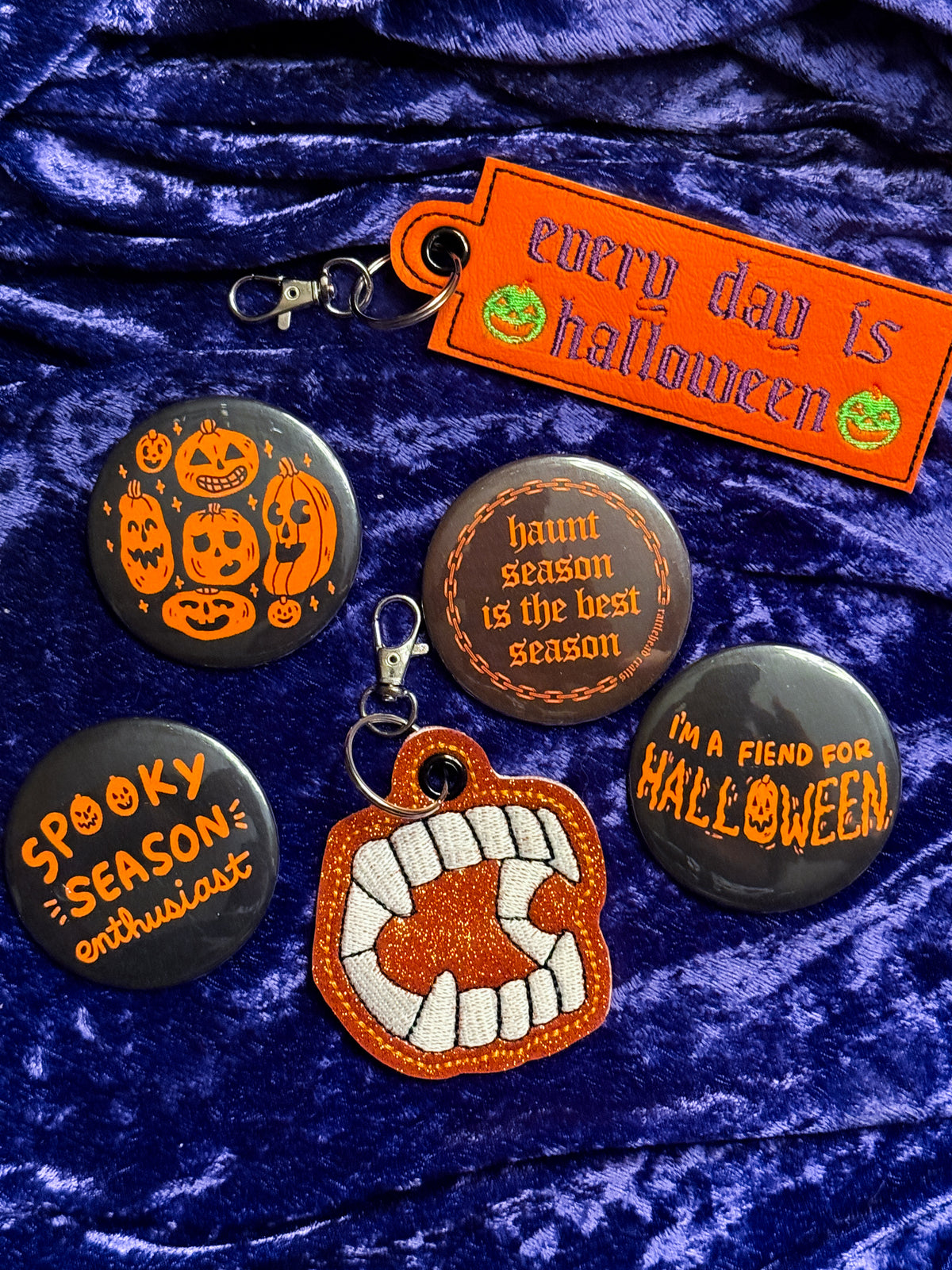 Teeth Keychain (HWEEN VARIANT)
